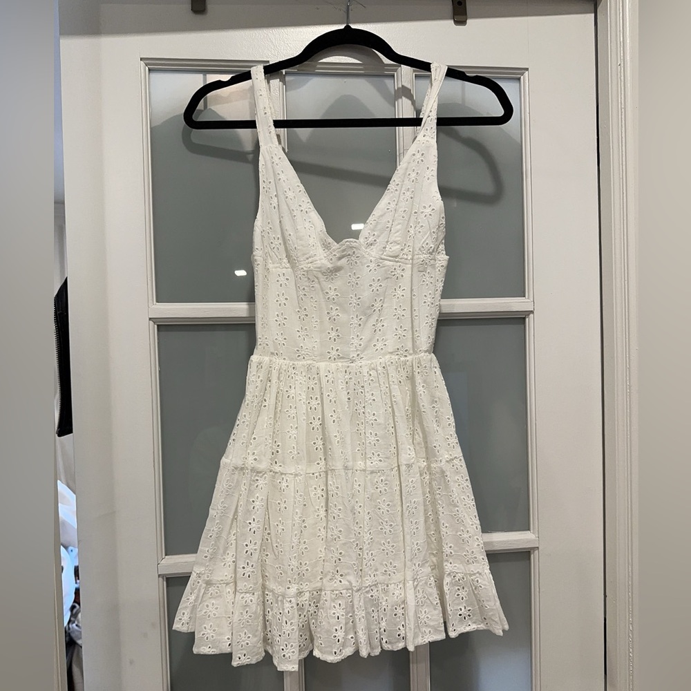 Adorable white sabo skirt eyelet cantrell dress, size S